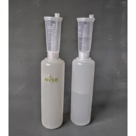 DOSATORE/EROGATORE per acido ossalico e altri prodotti liquidi da somministrare nell'arnia